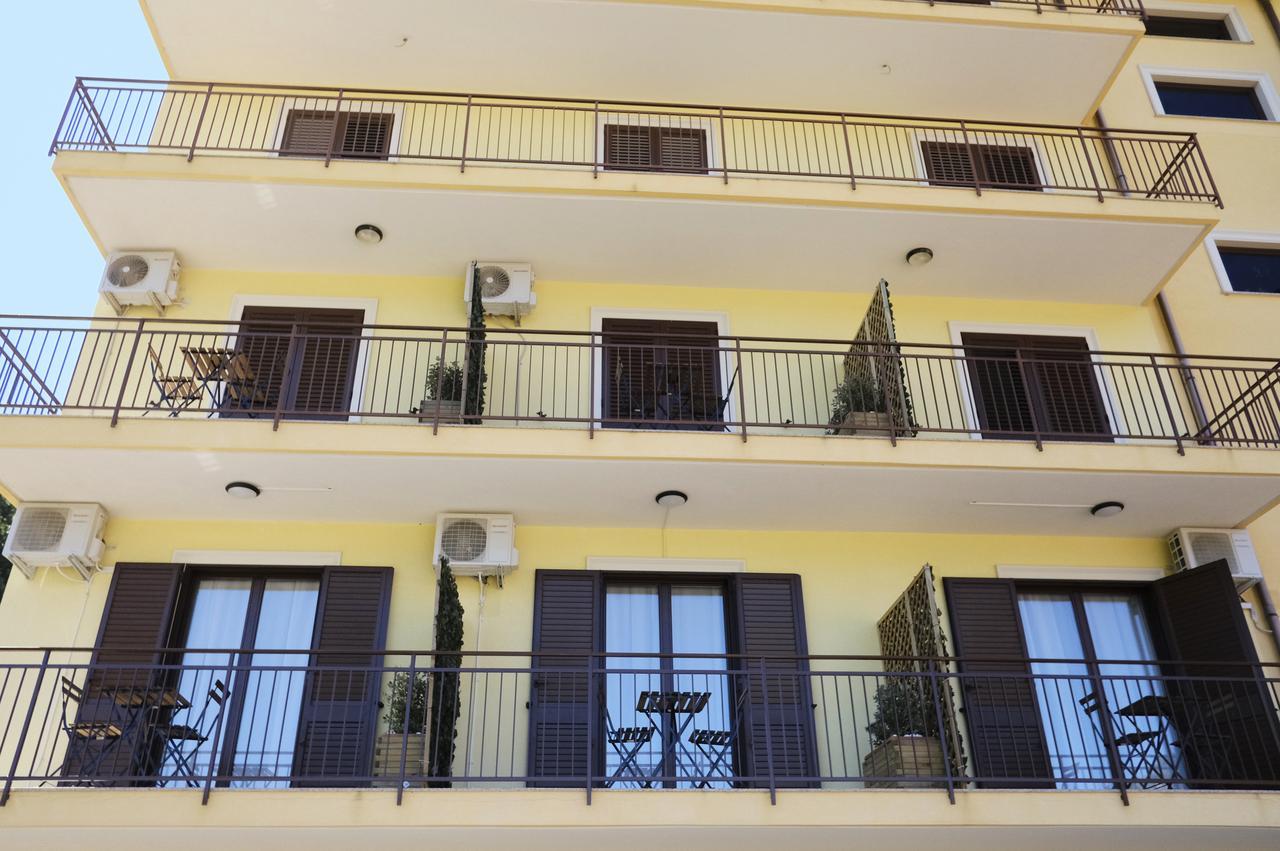 Sikania Casa Diamond Messina Bagian luar foto